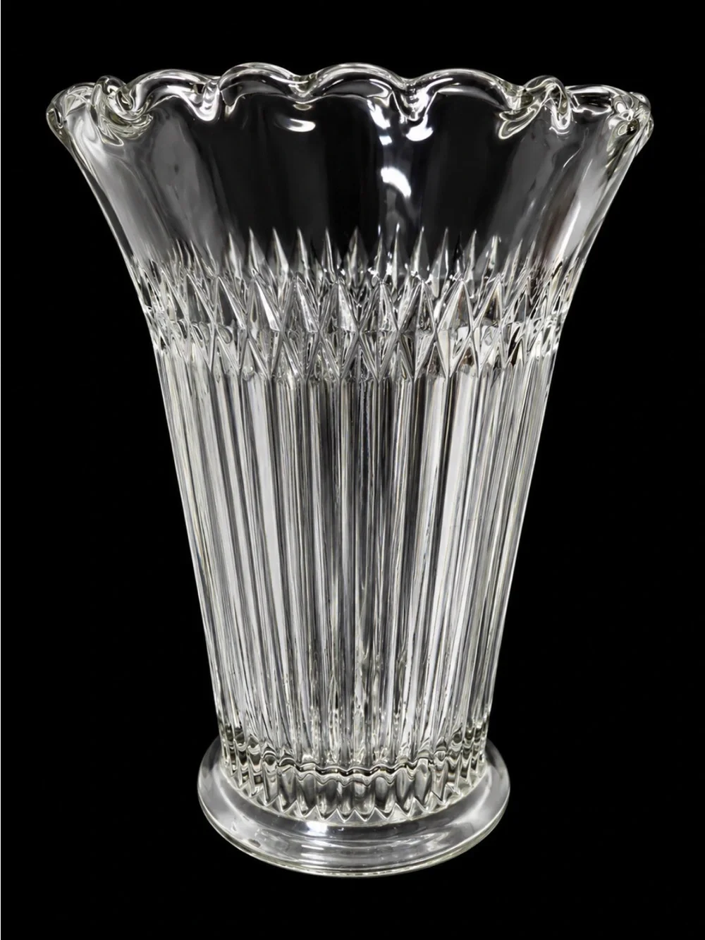 Jeanette Glass Vase - Anniversary Pattern